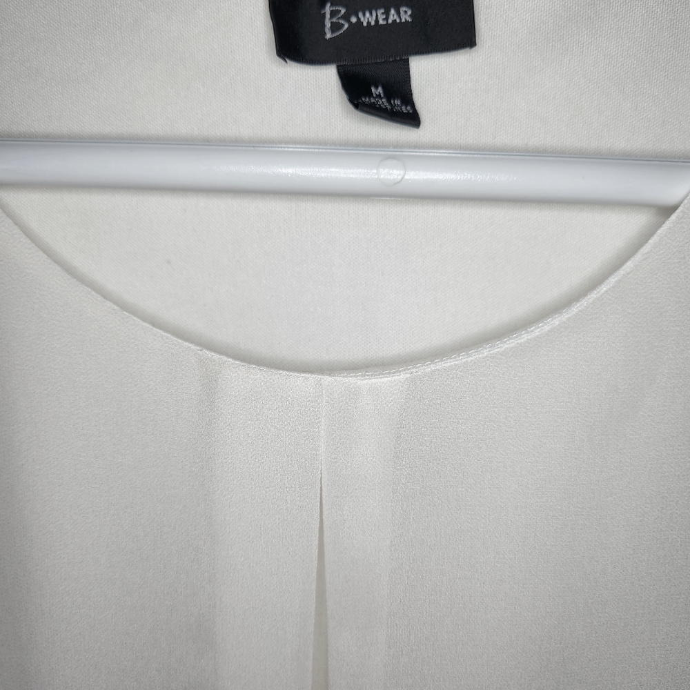 Flowing White Top with flare sleeves and a mid rise waist - Picture 3 of 5